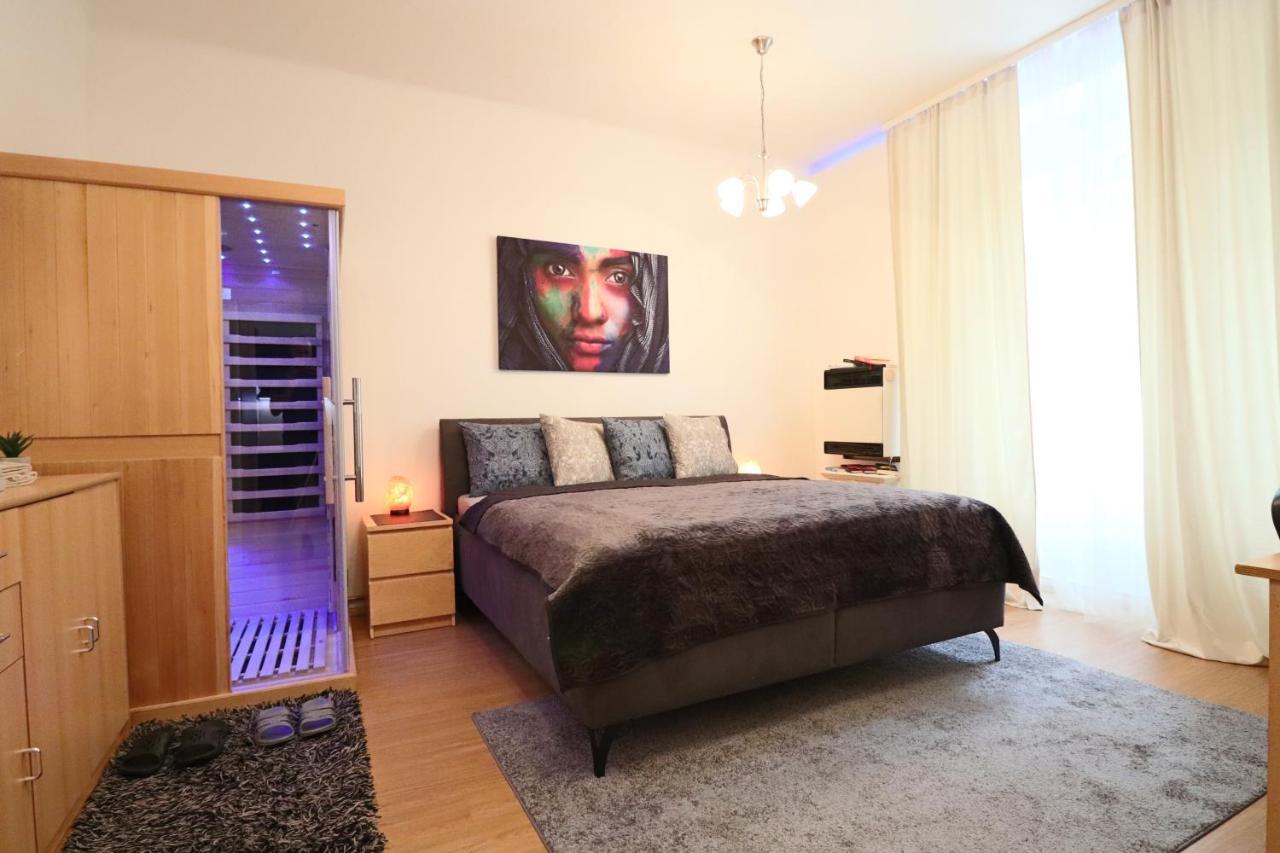 Relax Strasnice: With Private Infra-sauna ! Apartament *