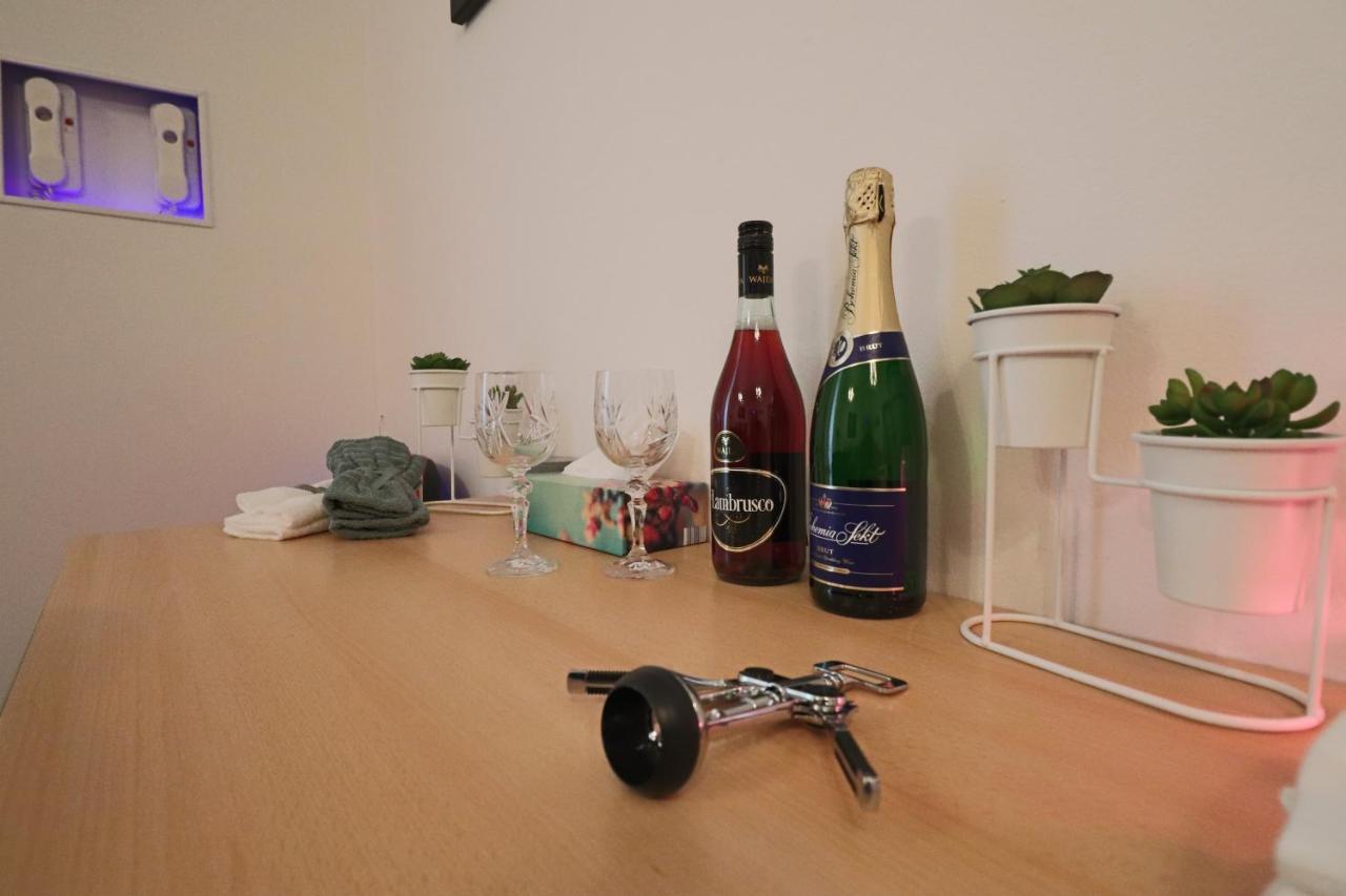 Relax Strasnice: With Private Infra-sauna ! Apartament *