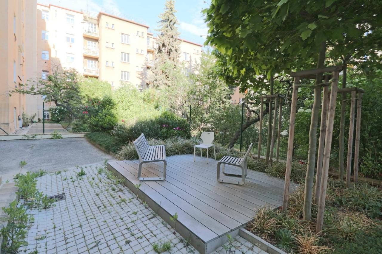 Relax Strasnice: With Private Infra-sauna ! Apartament